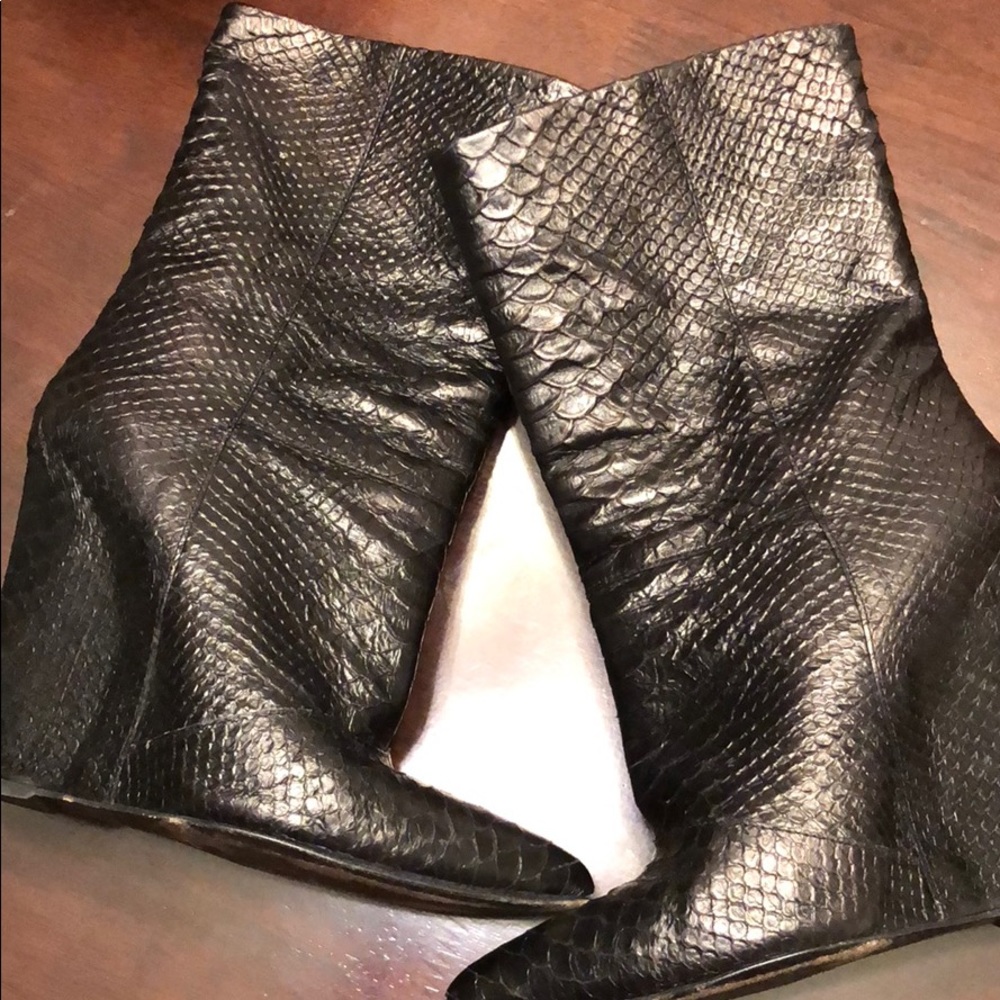 Snakeskin Giuseppe Zanotti booties